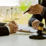 depositphotos_473254928-stock-photo-lawyer-consulting-businessman-in-office